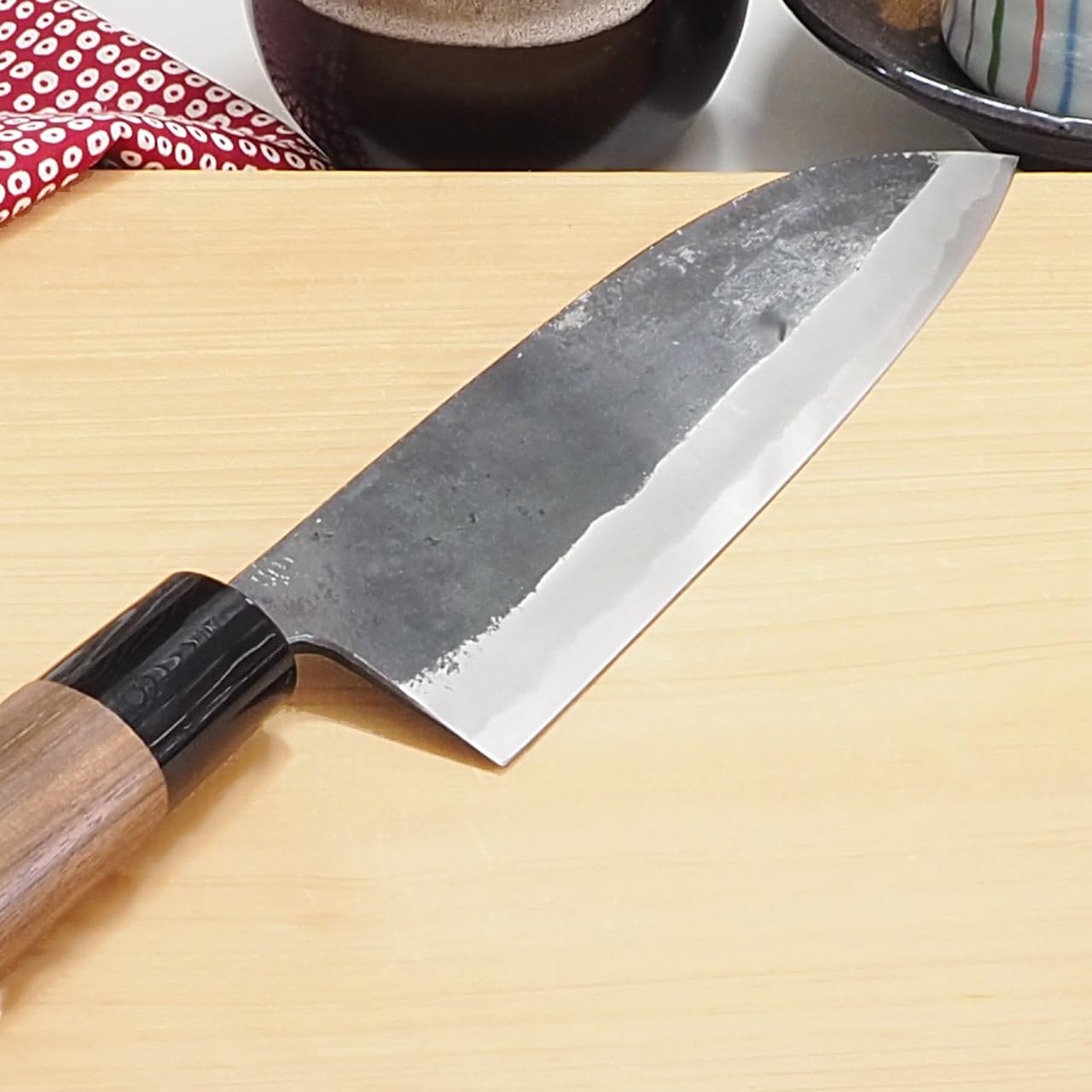 Amazon | 三徳包丁 黒打ち仕上げ 両刃 青鋼 刃渡り16.5cm 土佐打